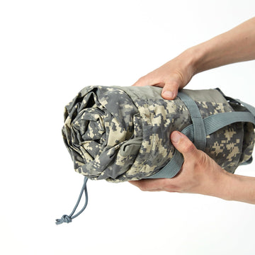 Akmax.cn Bivy Cover Sack minimalist-setup in the field for quick shelter