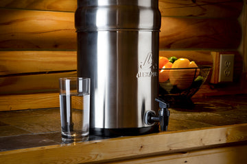 Alexapure Pro stainless steel upper chamber highlighted for durable filtration