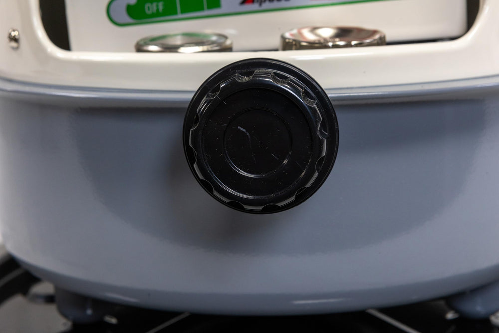 1-gallon kerosene tank providing up to 16 hours of cooking