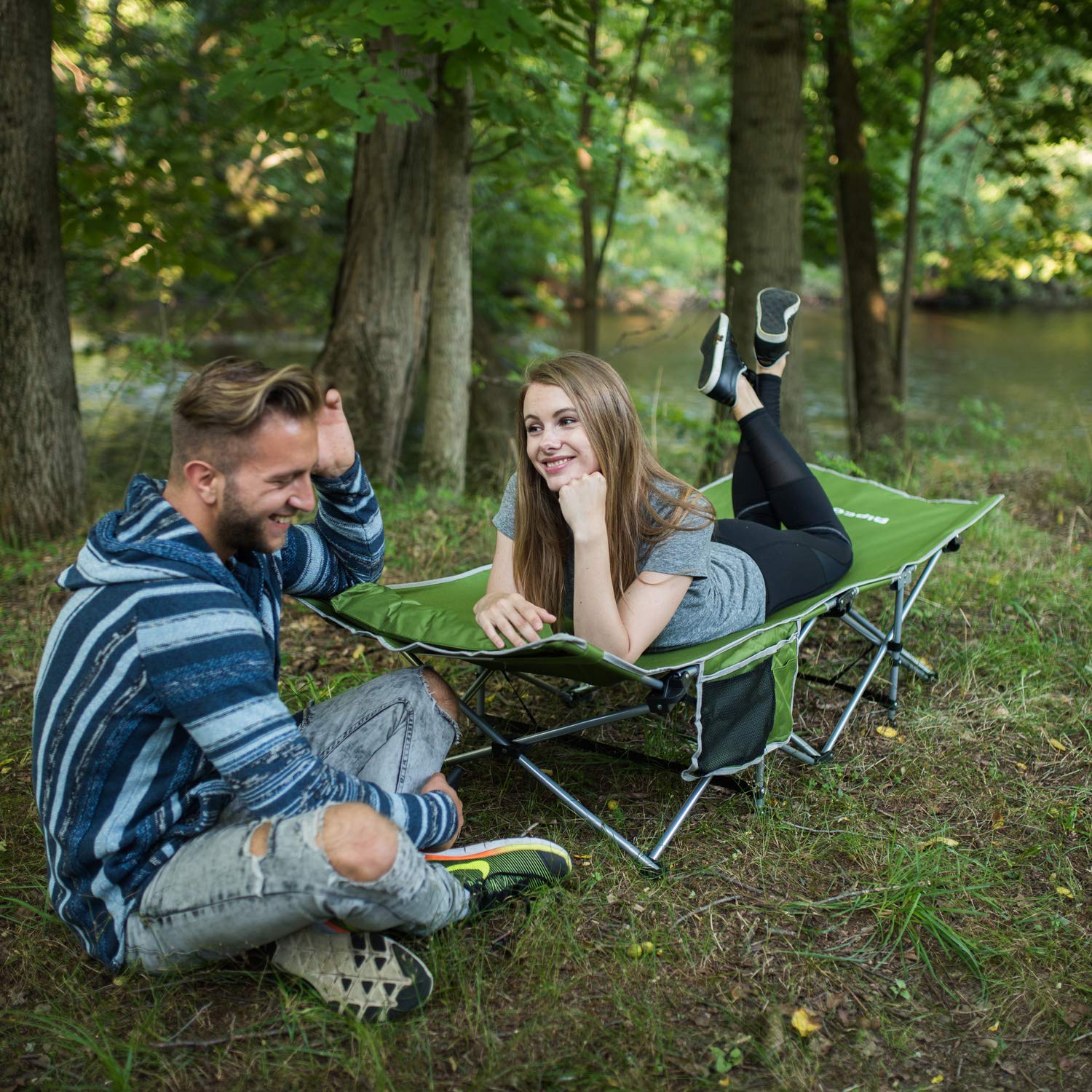 Alpcour cot supports up to 300 lbs for adults and kids