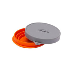 Alpine Mountain Gear lid with eyelet on bowl, convenient hanging.