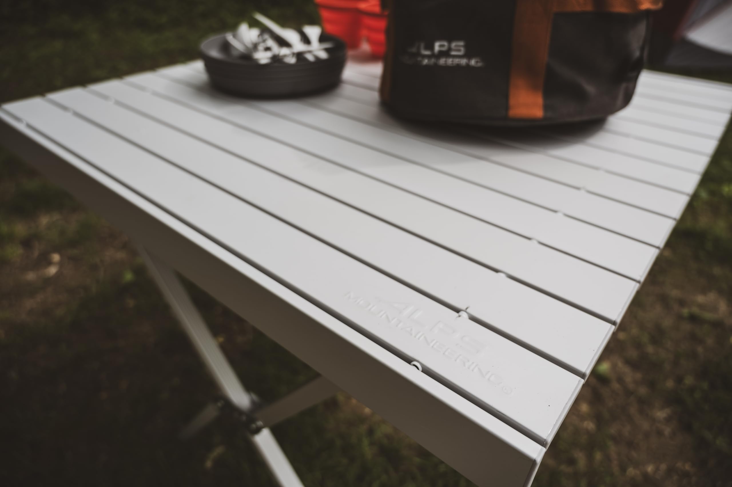 ALPS Mountaineering corrosion-resistant aluminum withstands outdoor use.