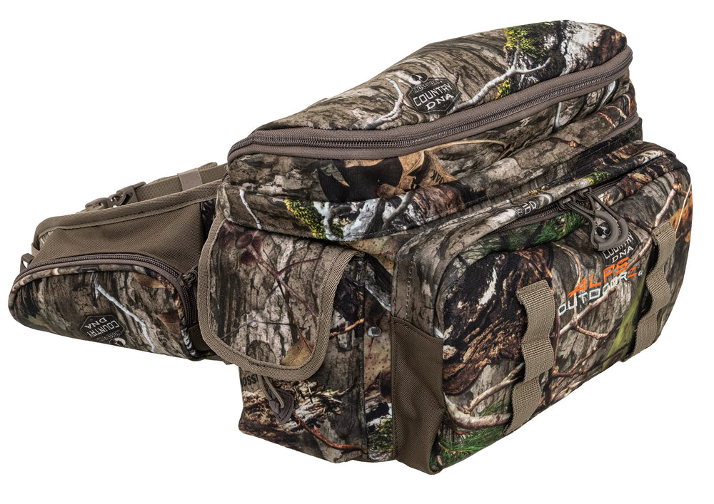 ALPS OutdoorZ Big Bear adjustable shoulder harness adapts to different torso sizes.