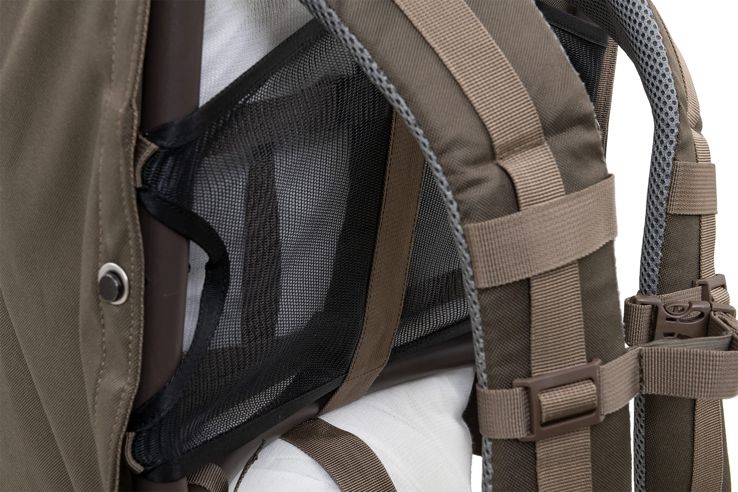 ALPS OutdoorZ Commander Lite adjustable shoulder harness fits 17–23 inch torsos.