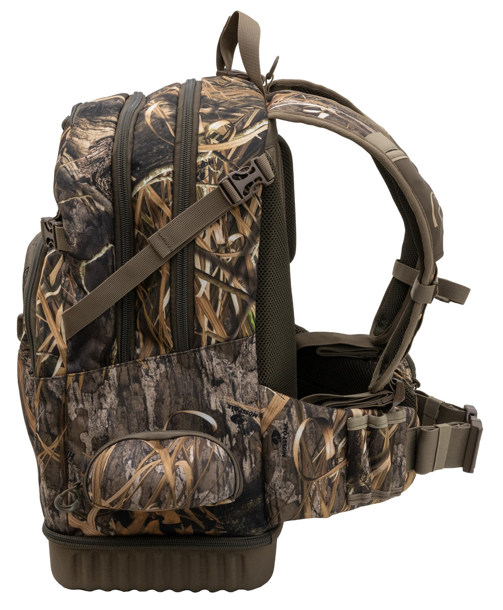 ALPS OutdoorZ bag includes a hard sunglass case and exterior water bottle pocket.