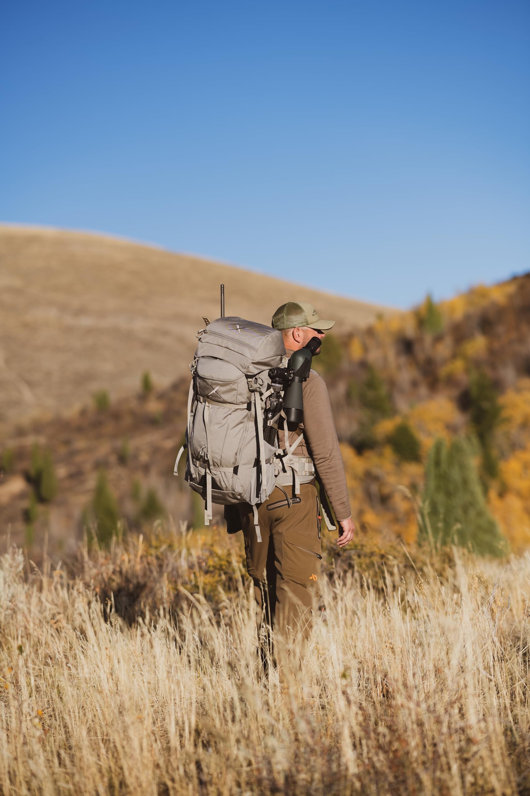 ALPS OutdoorZ Extreme Elite 5800 pack bag spotting scope pocket ready on the outside