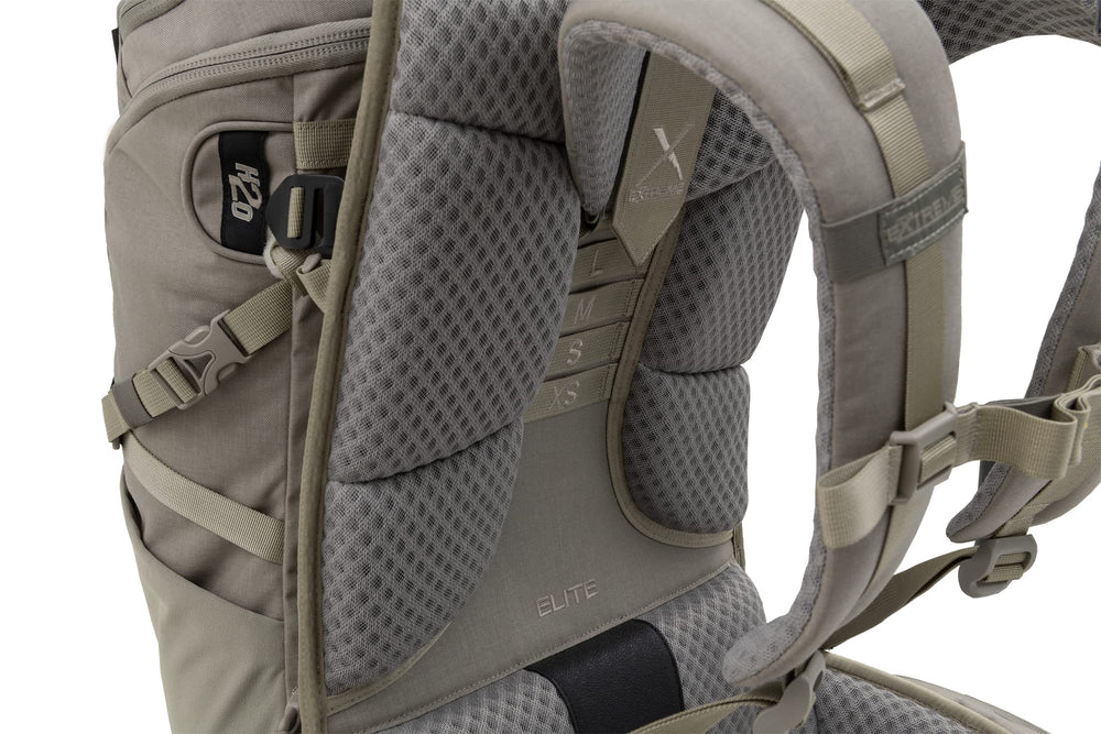 ALPS OutdoorZ Elite 1800 Pack integrates removable straps for quick adaptation.
