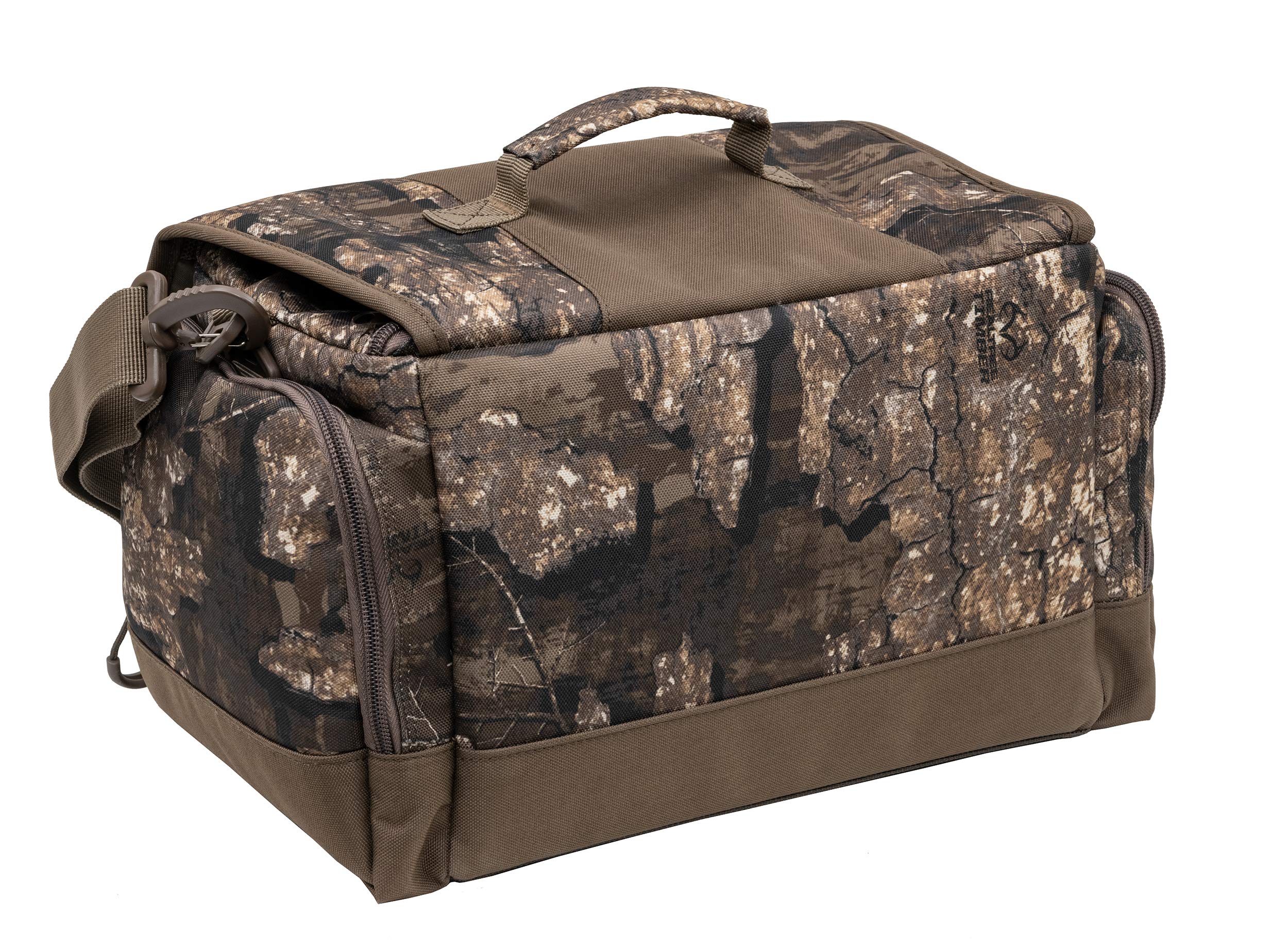 Three choke tube sleeves keep essentials within easy reach.