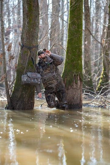 Non-absorbing foam keeps gear dry in wet field conditions.