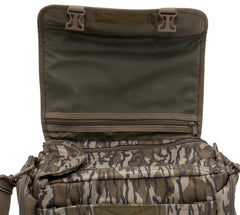 Side pockets on ALPS OutdoorZ Ducks Unlimited Floating Blind Bag provide extra storage.