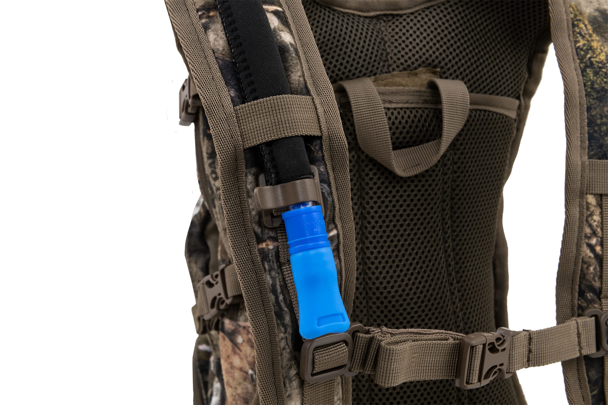 Side compression on Willow Creek Pack tightens the kangaroo pocket