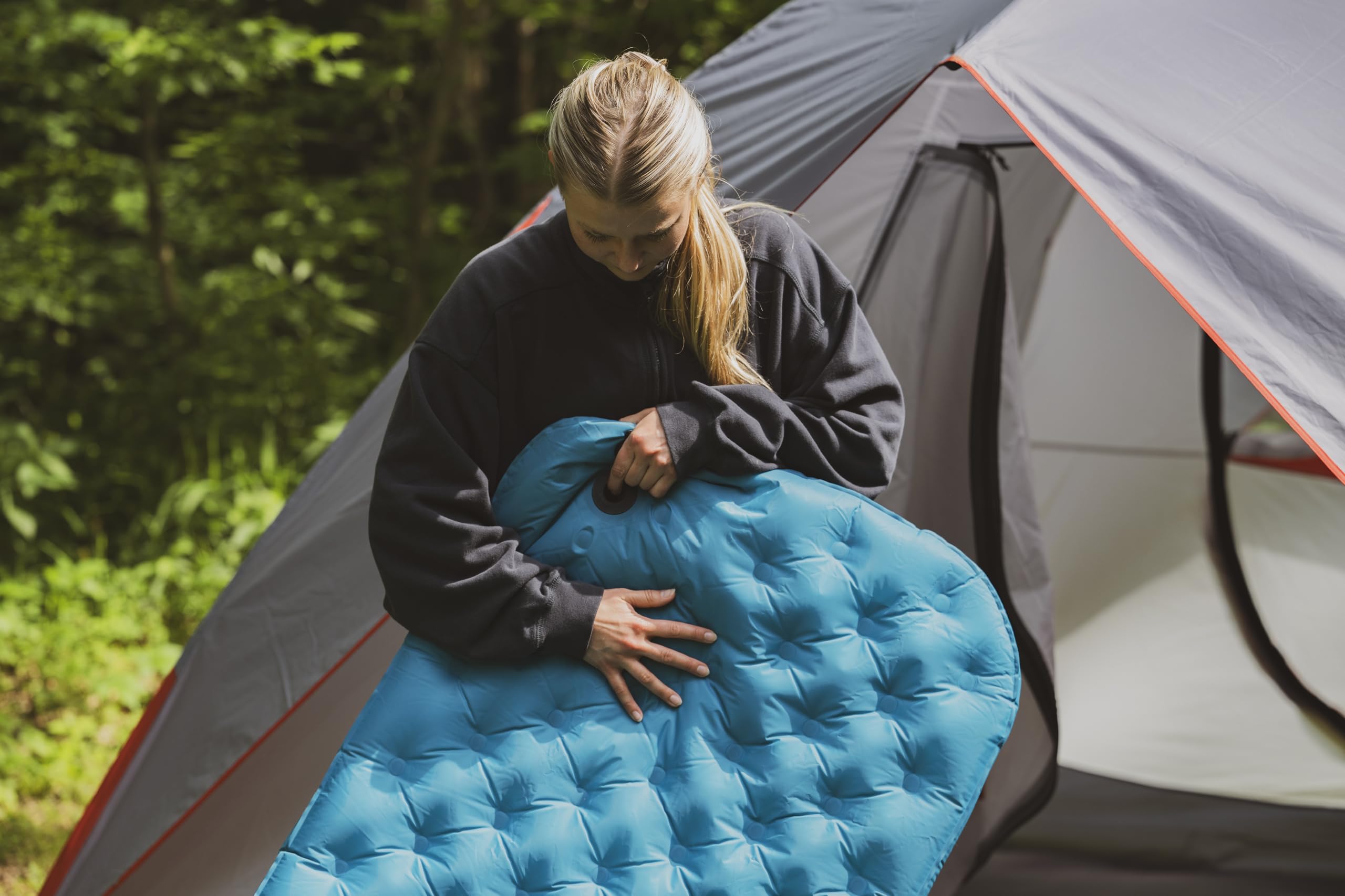 Lightweight design keeps gear weight in check during multi-day trips.