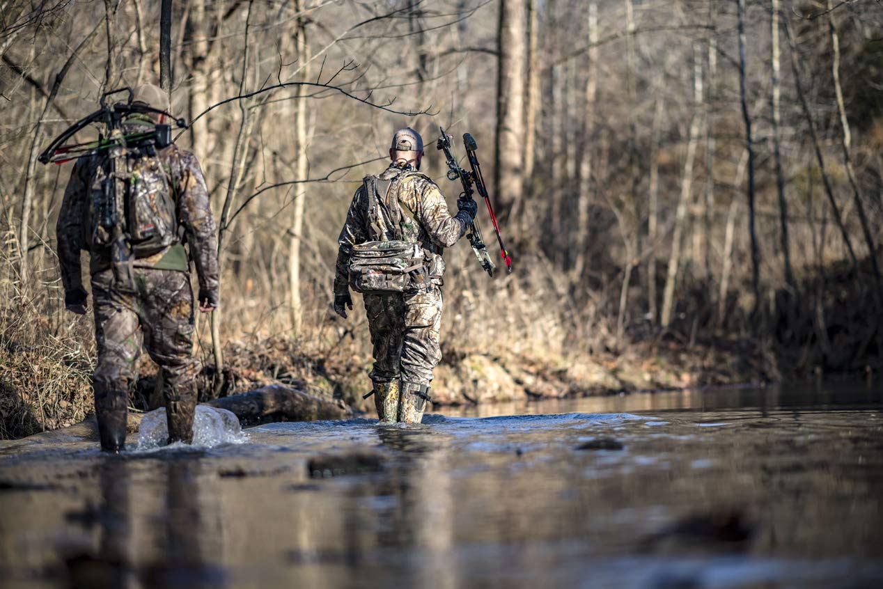 ALPS Pathfinder hydration-ready design supports on-the-go water during hunts.