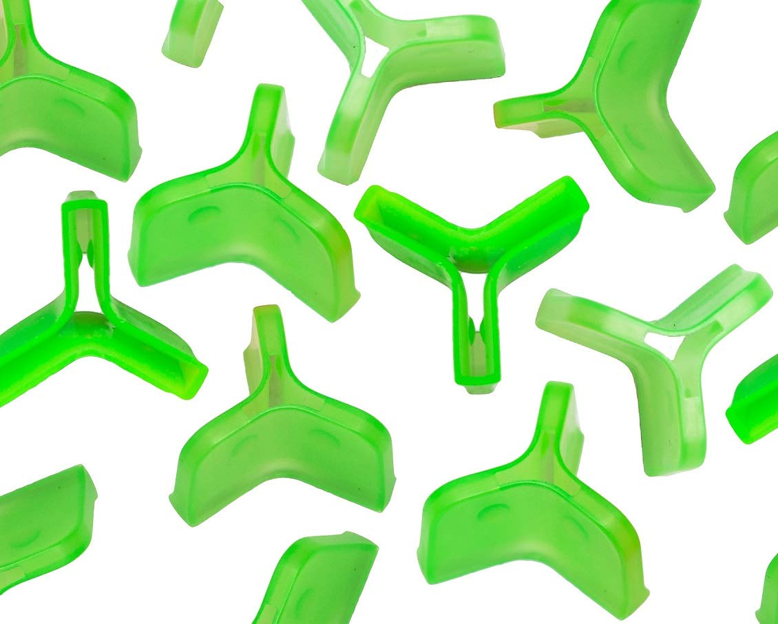 Bonnet securely fitted on a treble hook