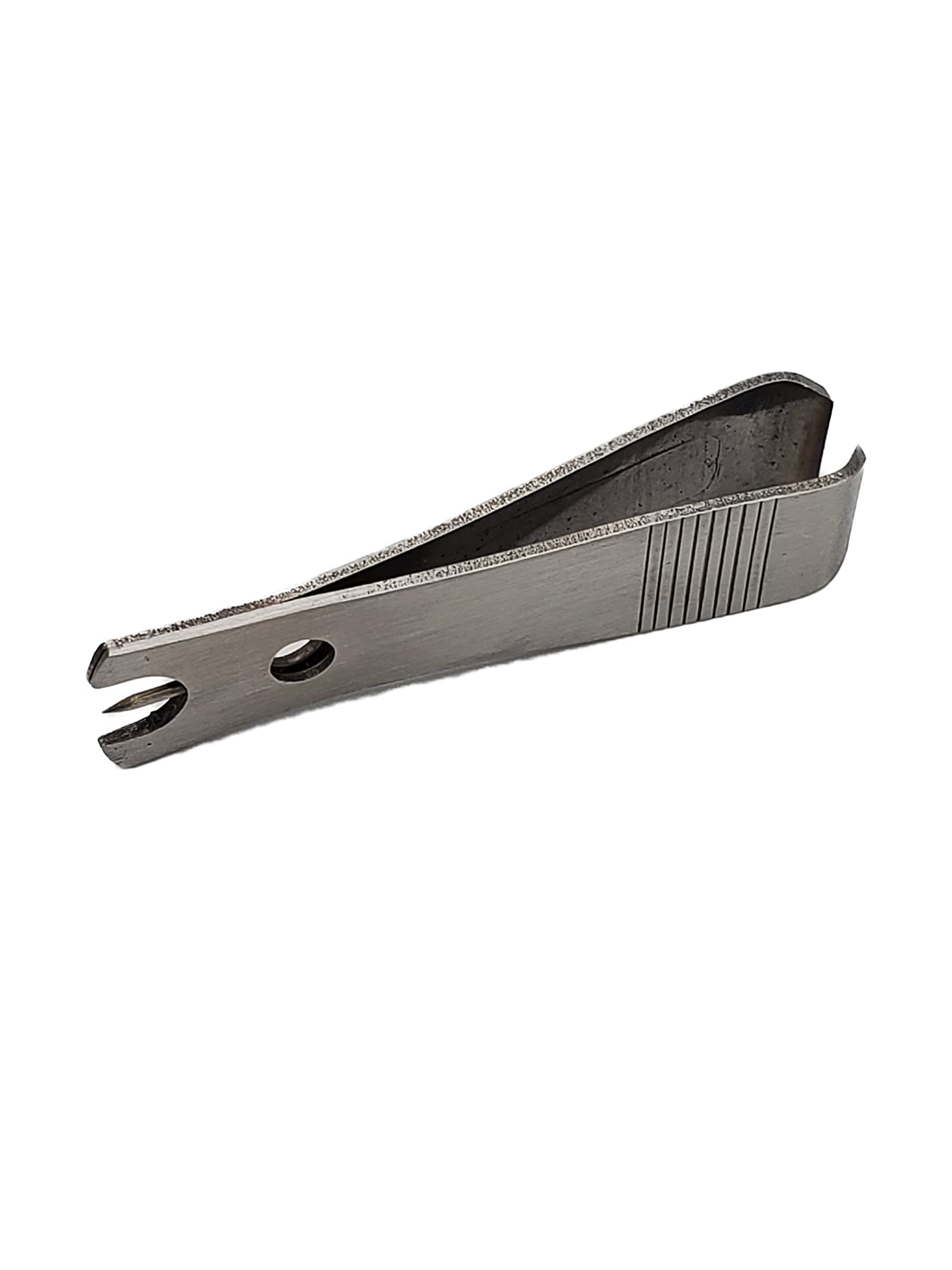 Al's Goldfish Lure Co. line clipper cuts monofilament cleanly for quick snips.