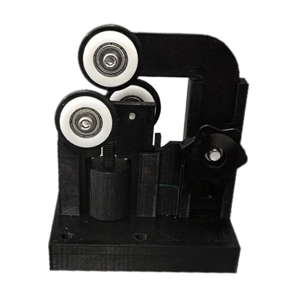 Amagogo rod-secure clamp keeps the rod in place during winding.