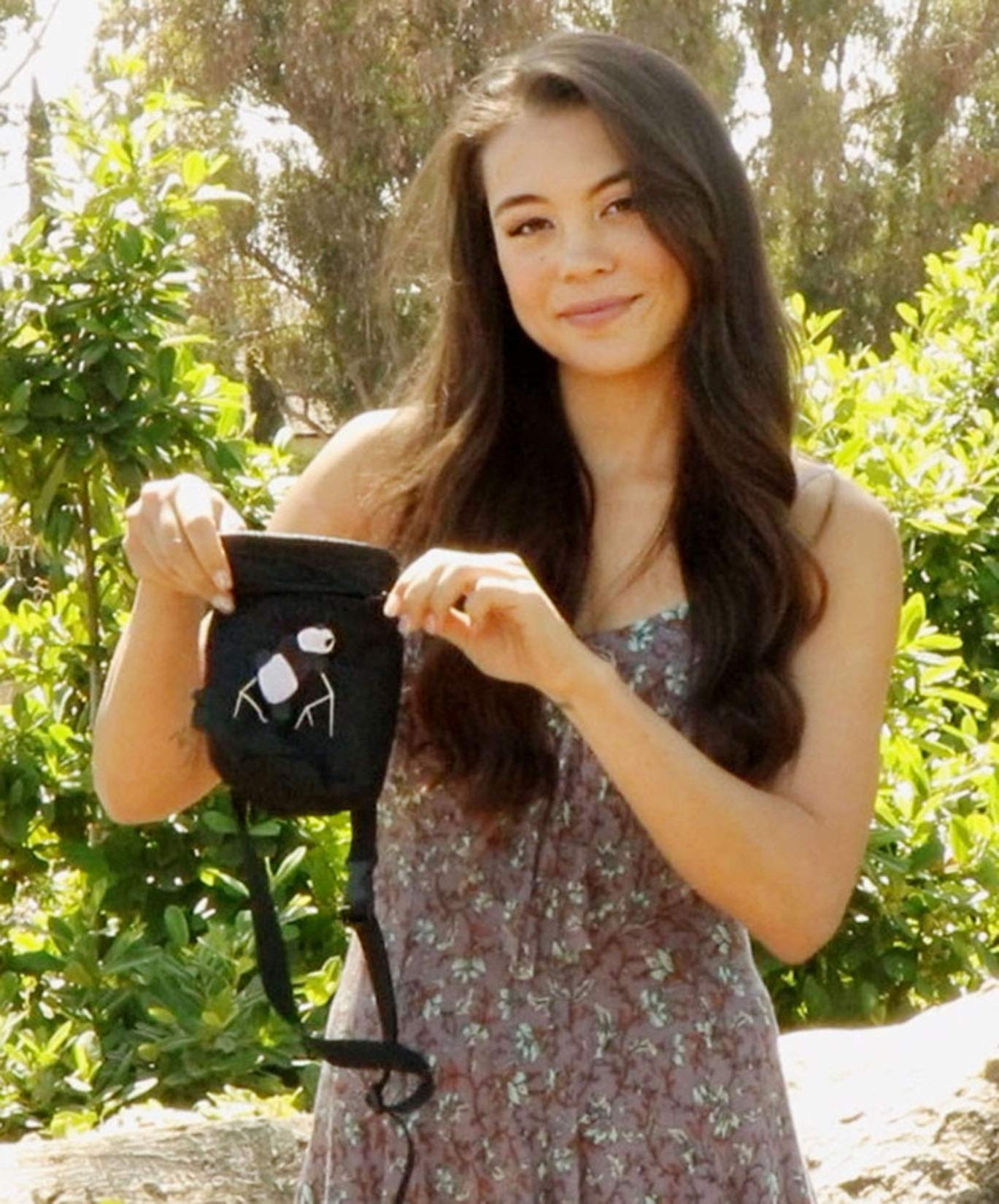 AMC Panda chalk bag wide mouth enables quick chalk access during climbs.