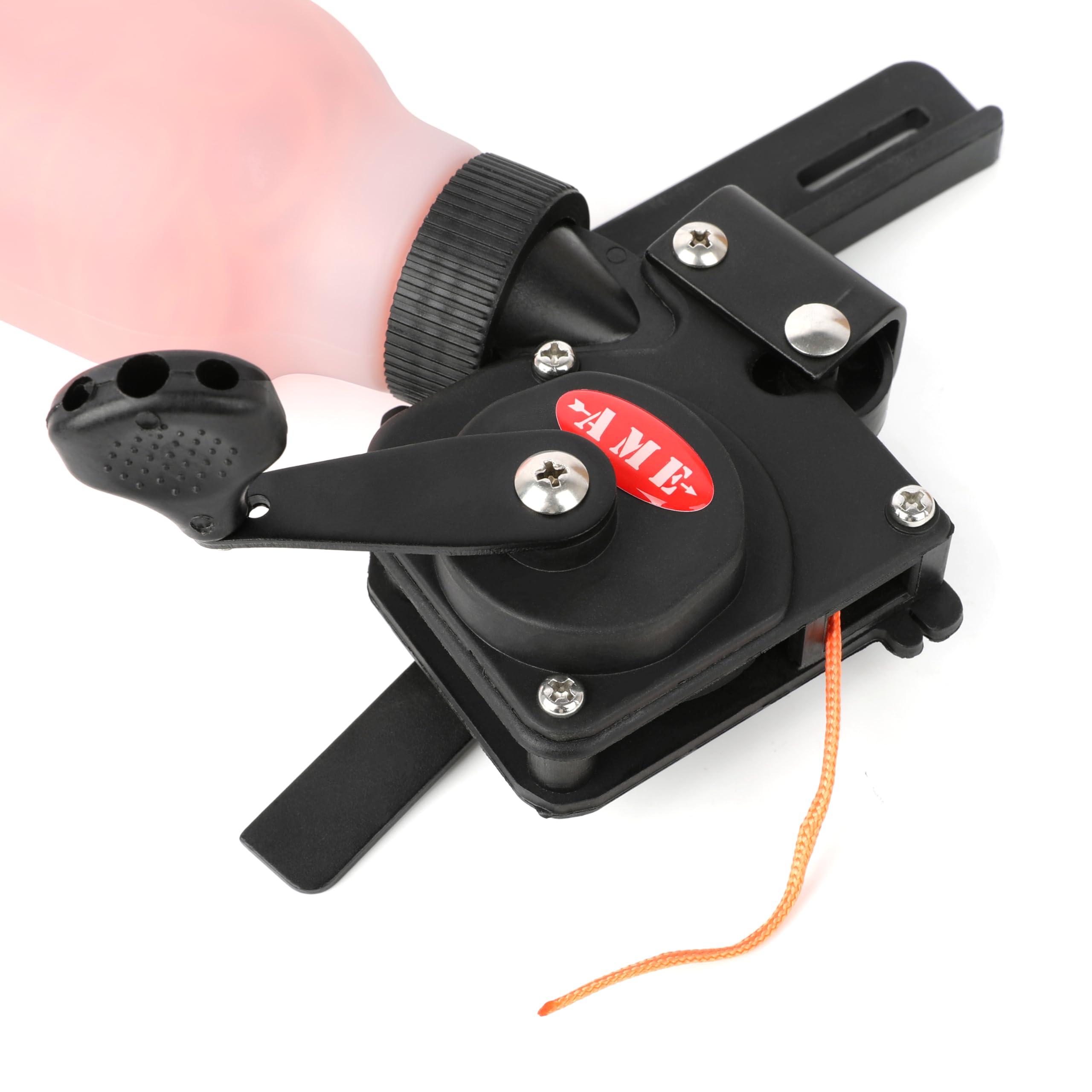 Reel in use for bowfishing on a hunt