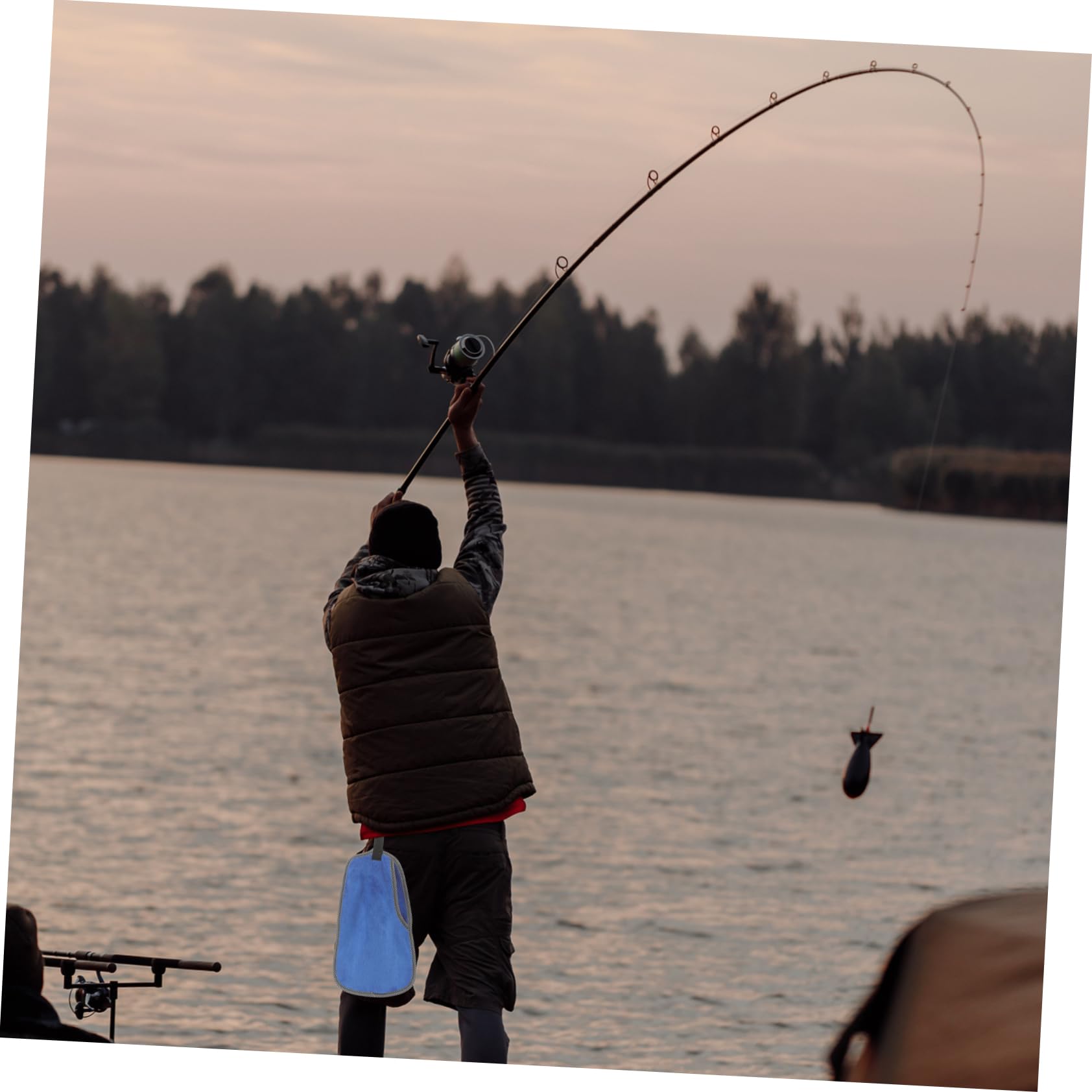Anneome towel shows puncture-proof cover for added protection outdoors