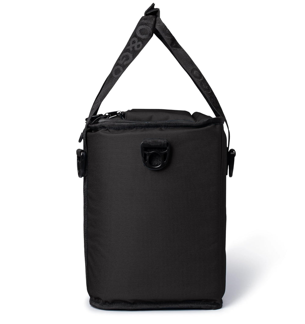 600D canvas exterior with Scotchguard coating for long outdoor use.