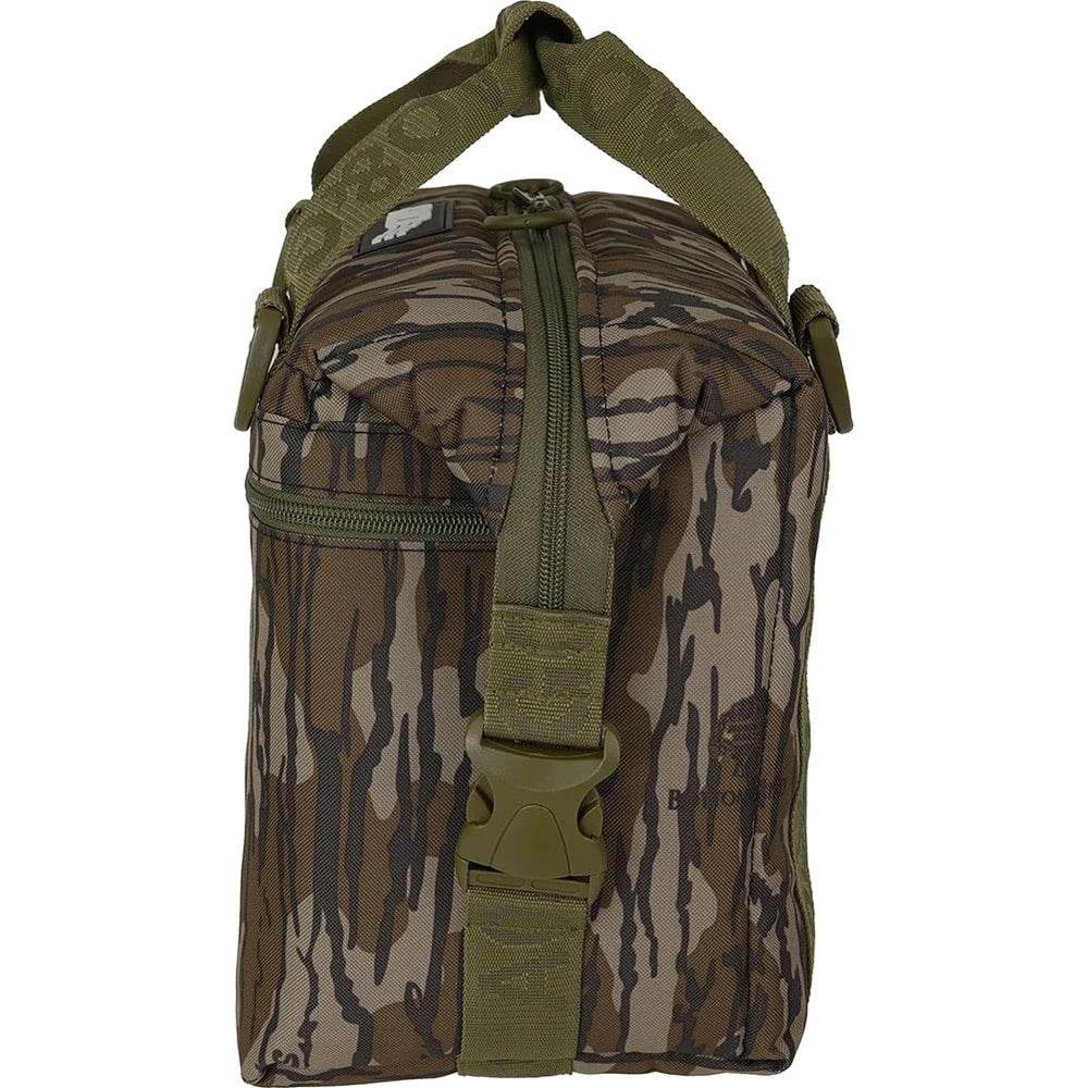 AO Coolers leak-proof TPU liner keeps contents secure during adventures.