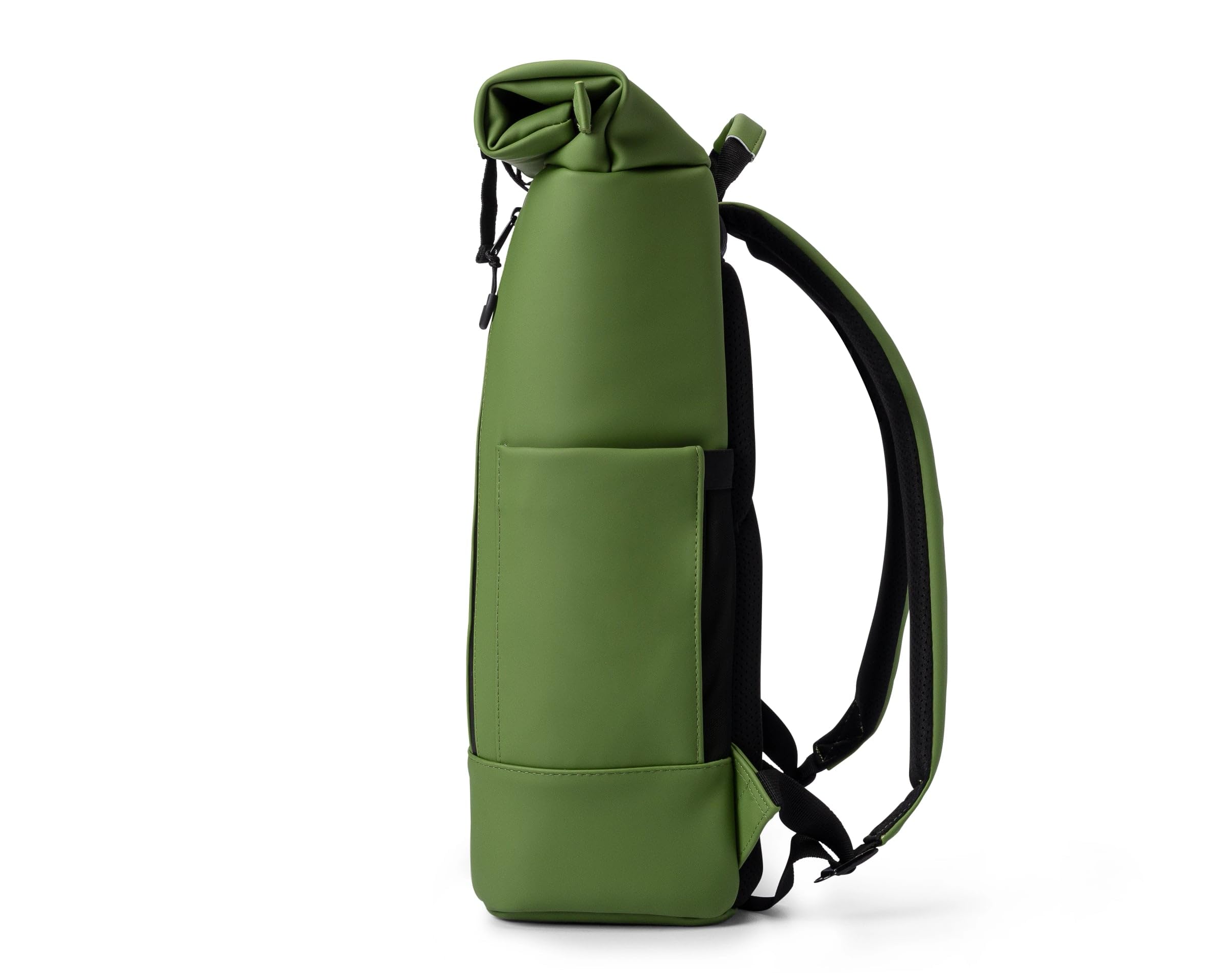 AO Coolers Nomad reinforced top handle enables quick grabbing in outdoor settings.