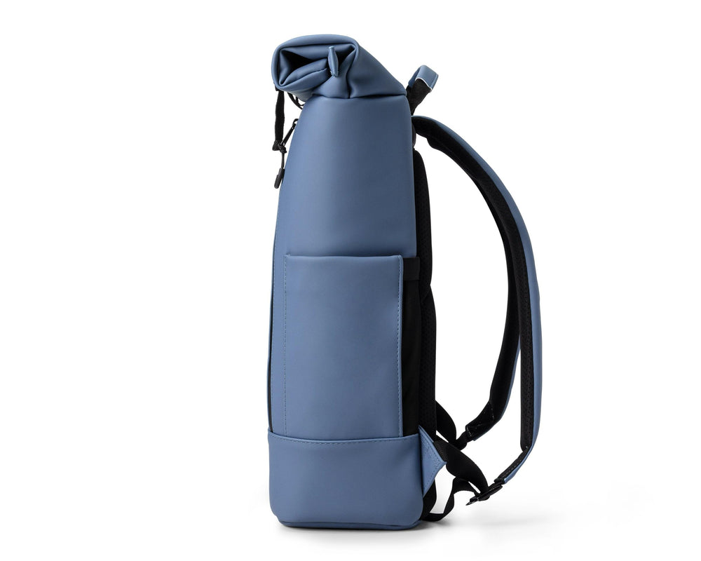 AO Coolers Nomad reinforced top handle adds reliable grip for easy lifting.