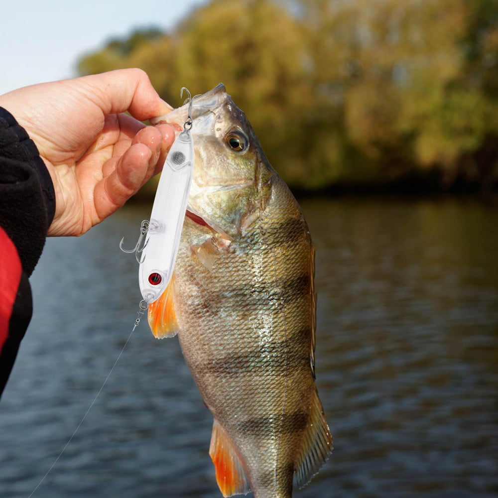 Sealing and painting tips to prevent leakage with lure blanks
