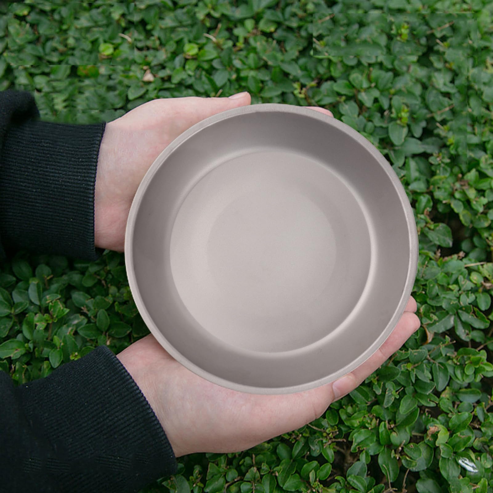Easy-clean titanium surface of Aomiun camping plate set