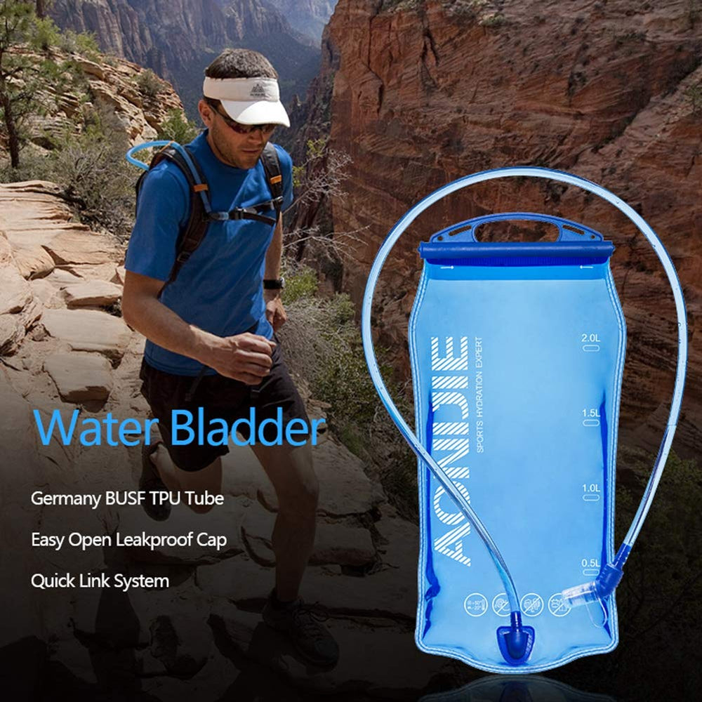 AONIJIE hydration bladder used in running and hiking scenarios