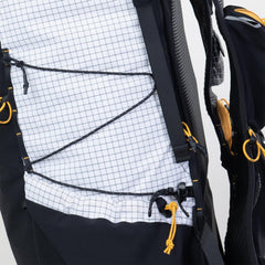 AONIJIE reflective logo increases visibility during night runs.