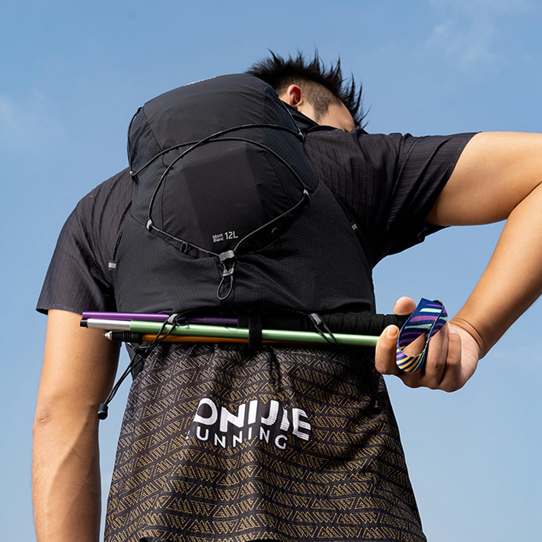 AONIJIE EVA grip offers steady hold even when wet.