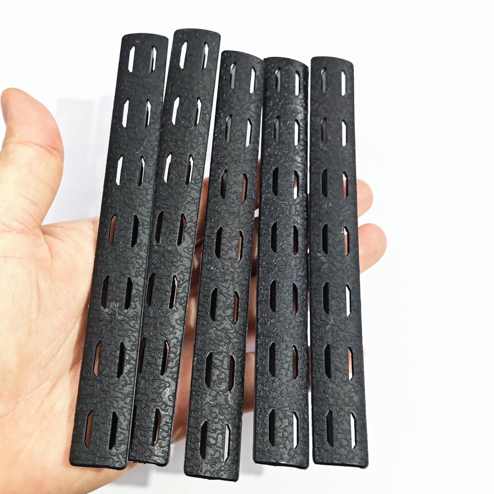 APPLUSGEAR slim-design polymer rail – comfortable handling in tight spaces.