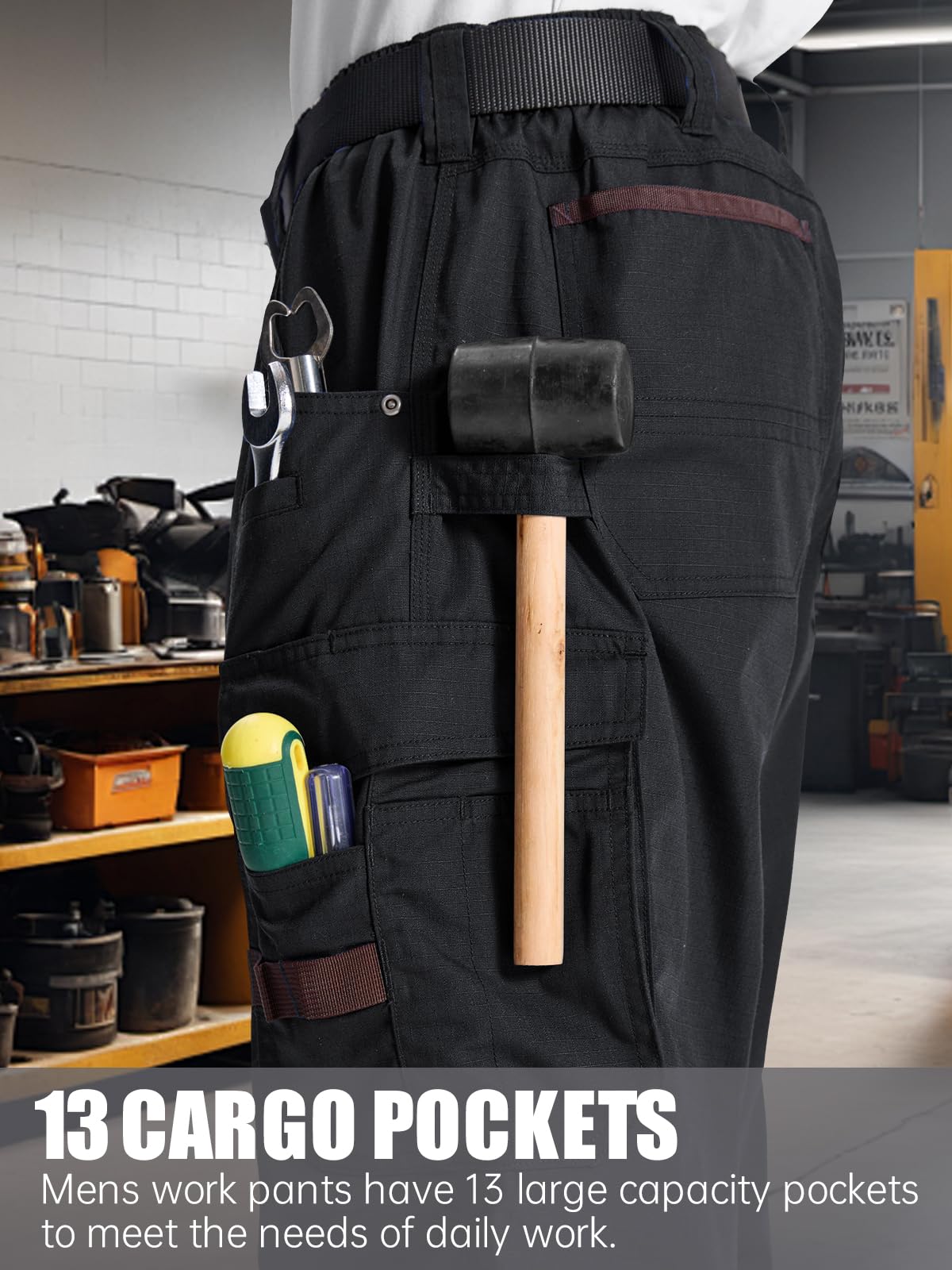 Apotemis elastic waist offers comfortable adjustable fit.