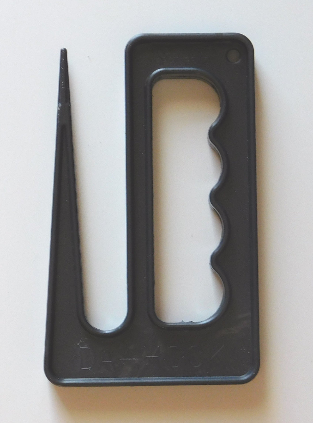 APSI DaHook Fish Grabber in black for secure fish handling and easy shoreline use.