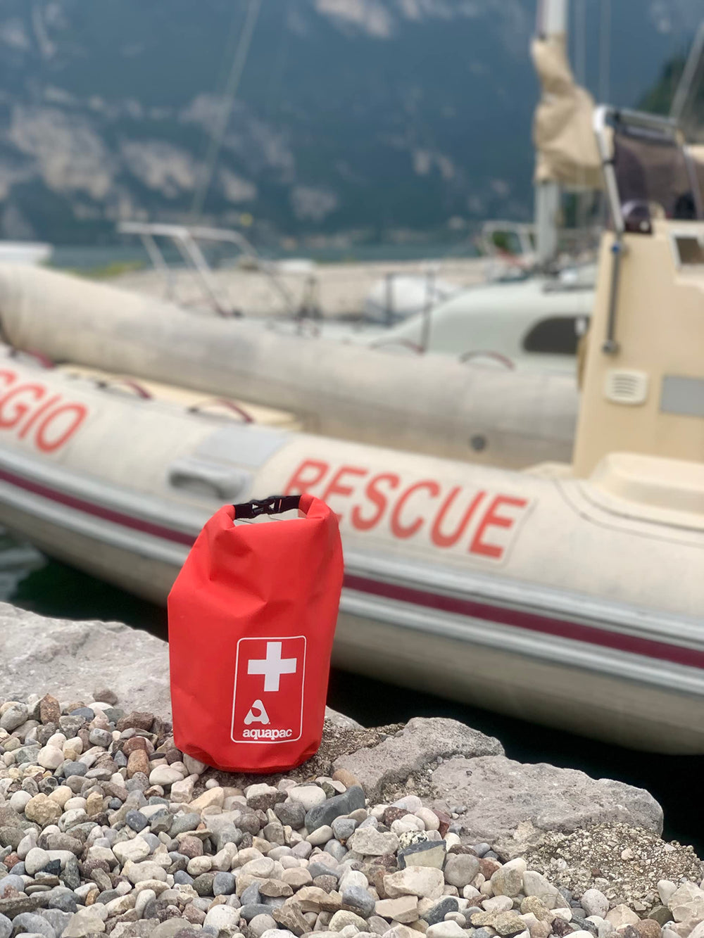 Aquapac bag dimensions in cm for compact packing on boats.
