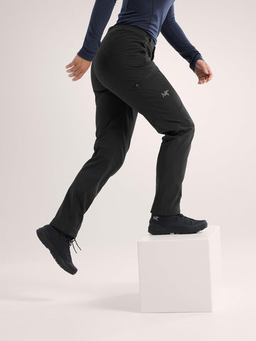 Arc'teryx Gamma MX Pant cuff gaiter sealing debris on snow