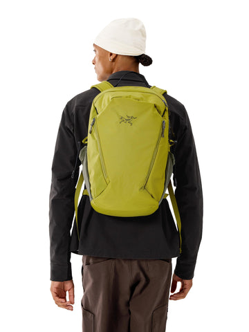 Arc'teryx Mantis 26 hydration sleeve keeps fluids accessible during hikes and commutes.