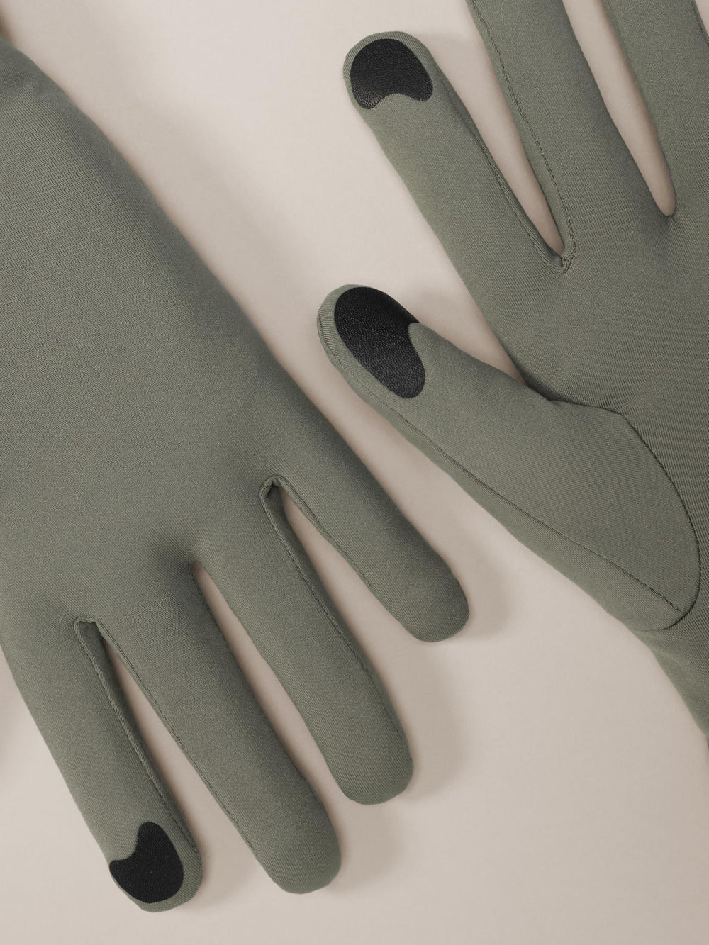 Arc'teryx Rho Glove stretchy fabric offers freedom of movement.