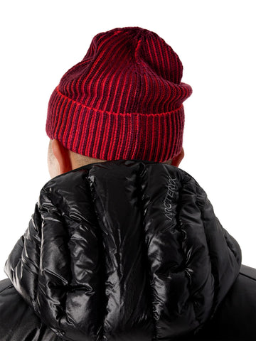 Arc'teryx Ribbed Toque knitted close-up highlights chunky knit warmth and craftsmanship.