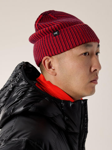 Arc'teryx Ribbed Toque knit close-up shows durable warmth suitable for trails.