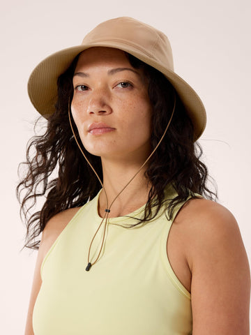 Arc'teryx Sinsola Shade Hat size label showing Large/X-Large fit.