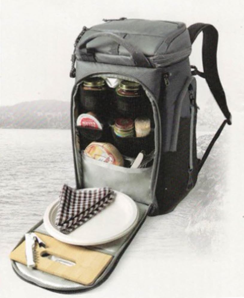 Arctic-Zone Titan main insulated compartment preserves cold drinks and lunch.