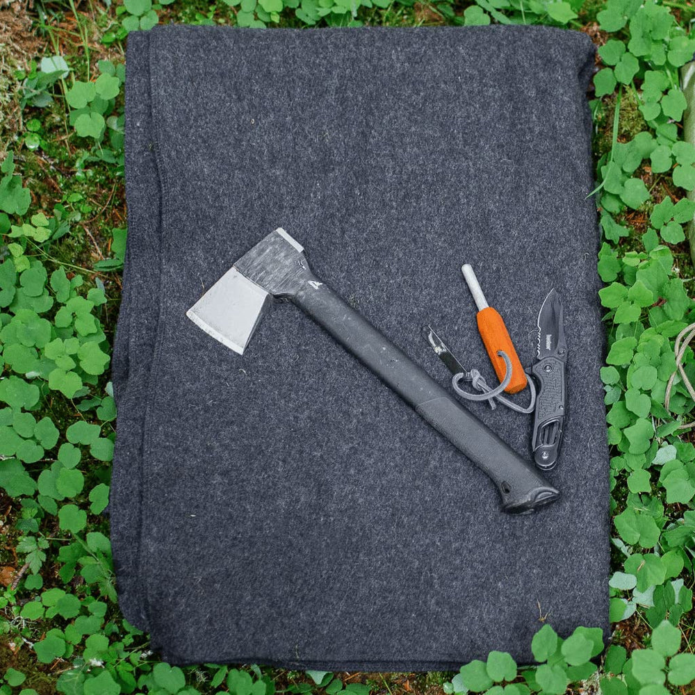 Arcturus Military Wool Blanket emergency vehicle use, ready roadside warmth.