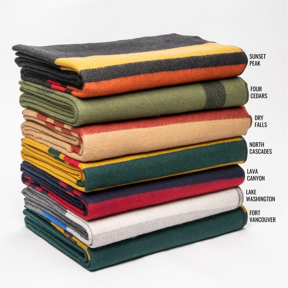 Arcturus Rainier blanket outdoor-camping ready for rugged trips.