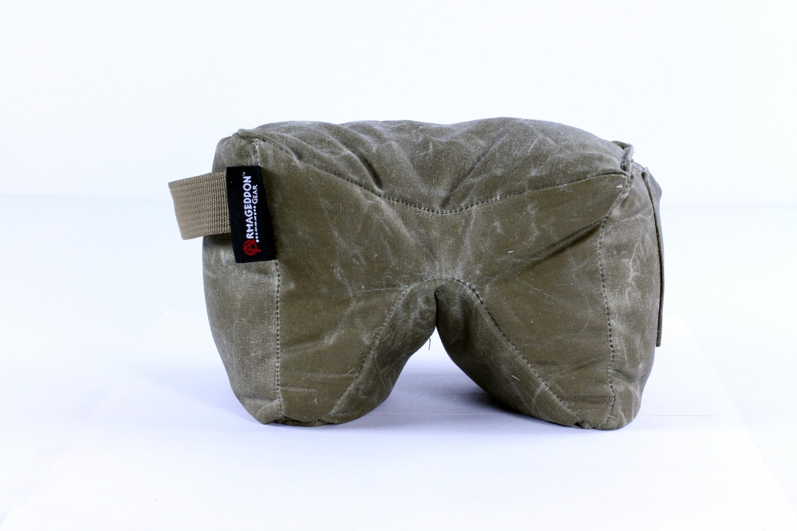 Armageddon Gear Pint Sized Gamechanger bag demonstrating grasping front support for stable rifle handling.