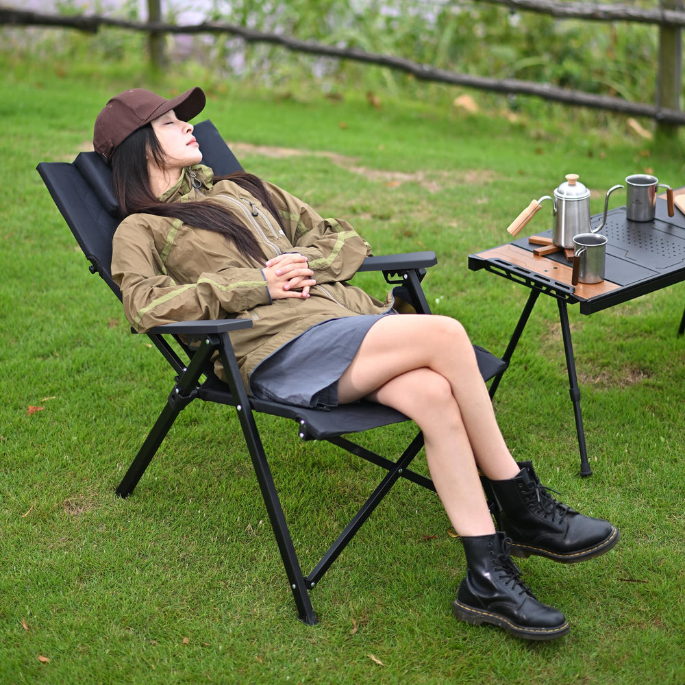 ARURU fold and go design folds in seconds for easy transport.