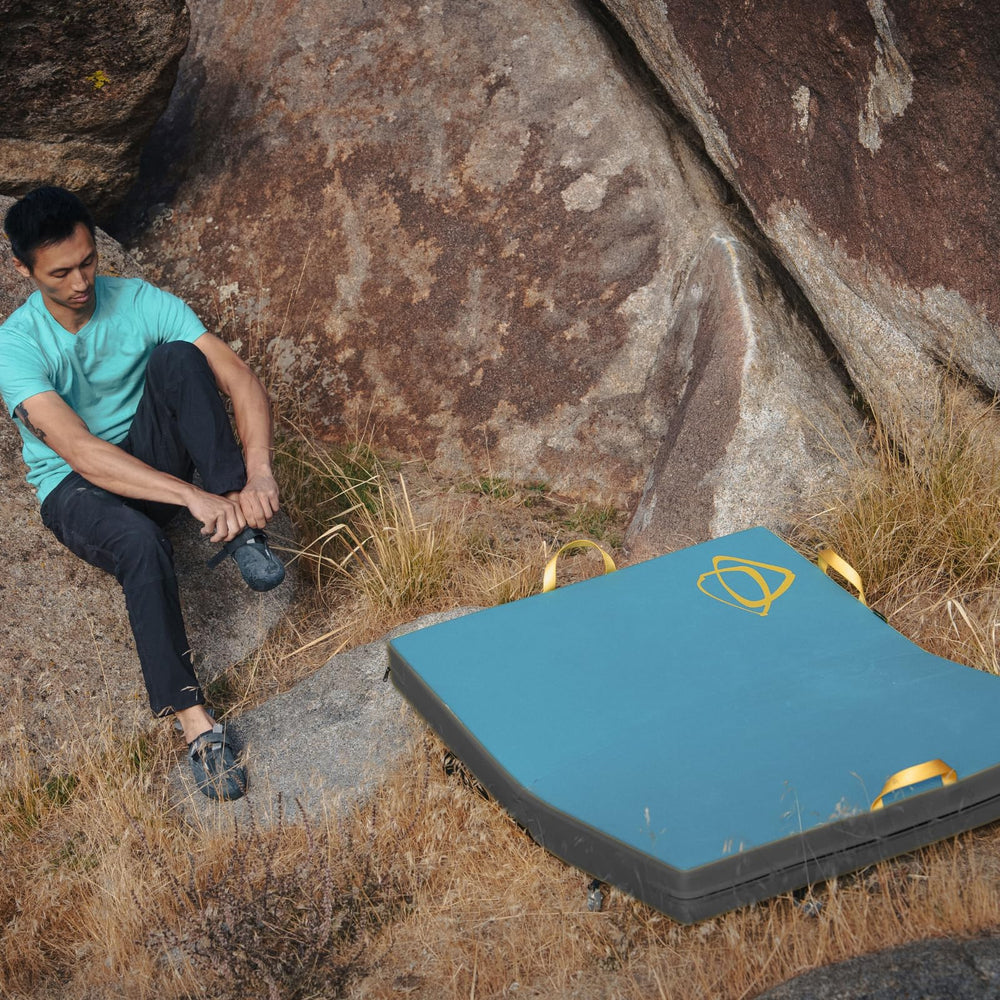 Asana Focus Crash Pad high-visibility handles aid spotting and movement.
