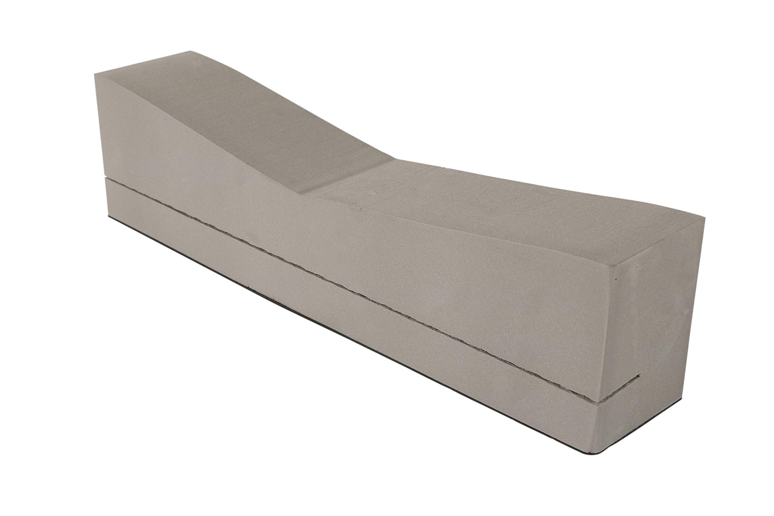 Angled foam blocks protect the car top from scratches during transport