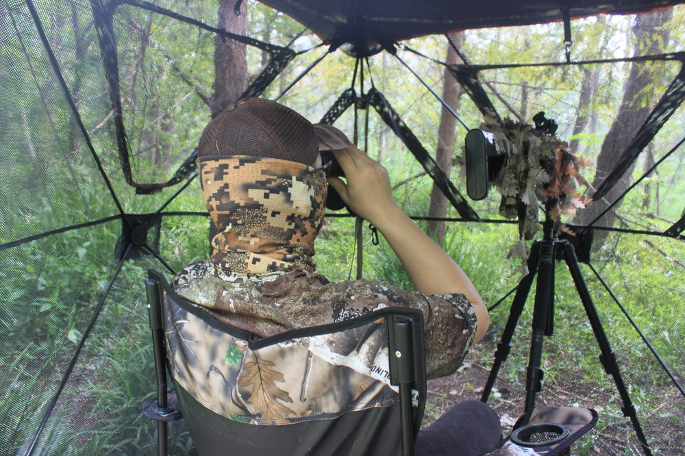 AUSCAMOTEK mesh paired with a dark background enhances concealment for stealth viewing